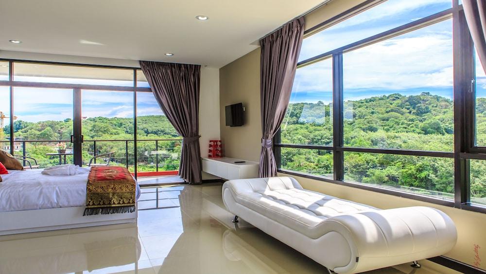 Nai Harn Condominium