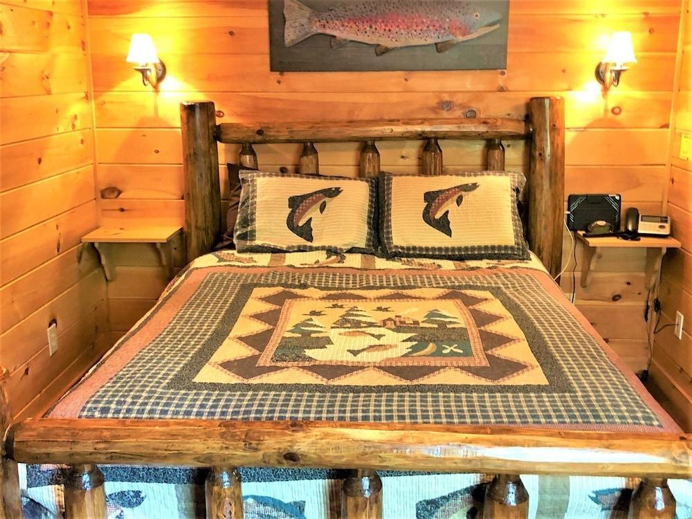 River`s Edge- Ocoee Riverfront