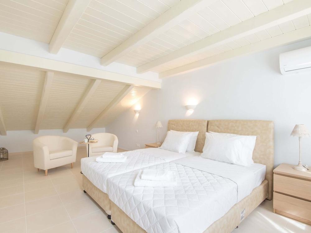 Villa in Peloponnese With Pool