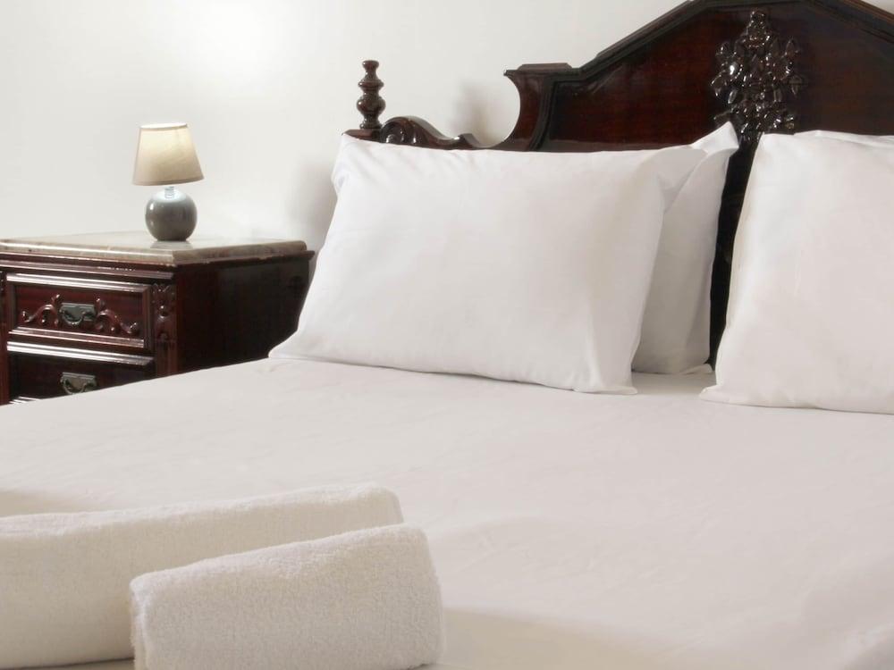 Villa in Corfu With Pool Near Gialos Beach