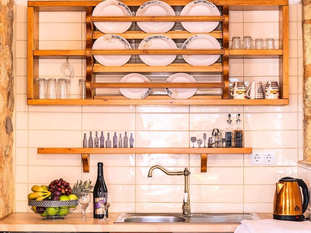 Venetian Mansion, 2 Separate Houses, Heated Pool in Kastellos, North-west Coast