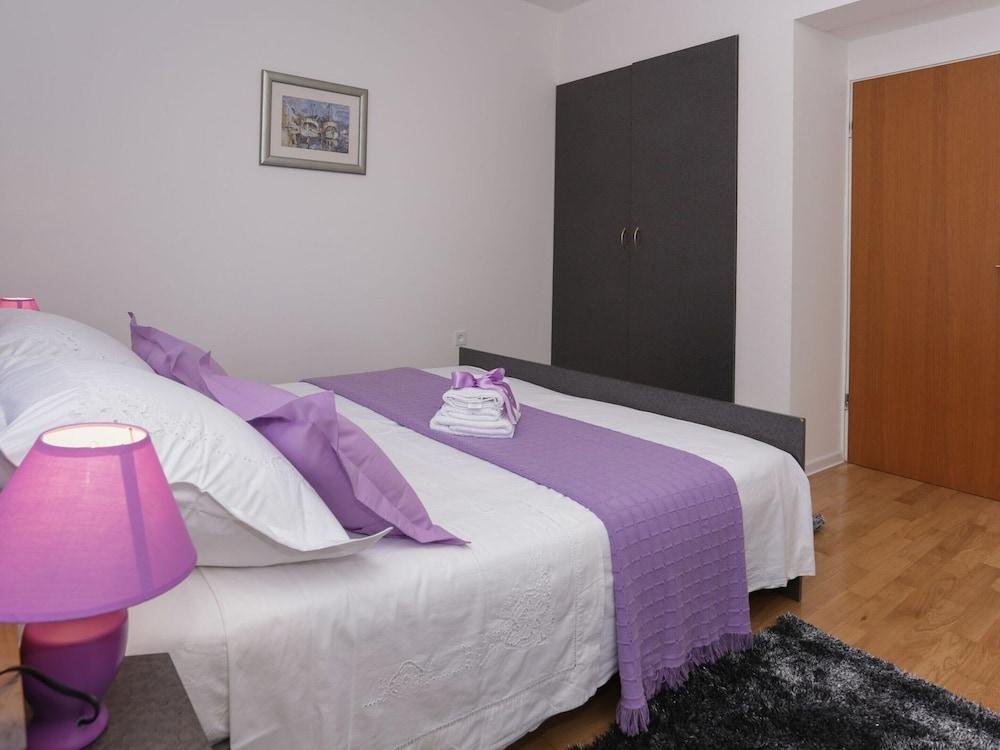 Apartment in Katel Gomilica Near Beach