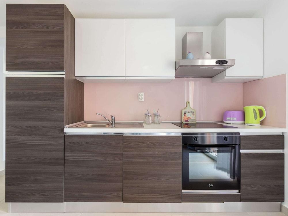 Sea-view Retreat, Kastel