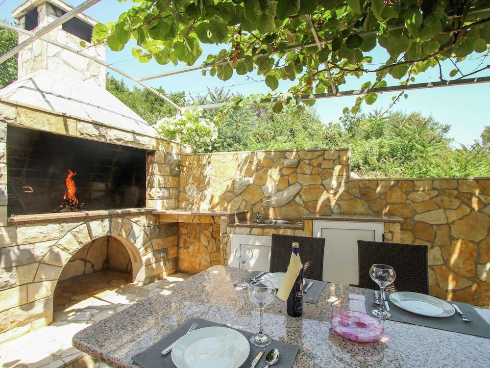 Apartment in Trogir Near the Beach