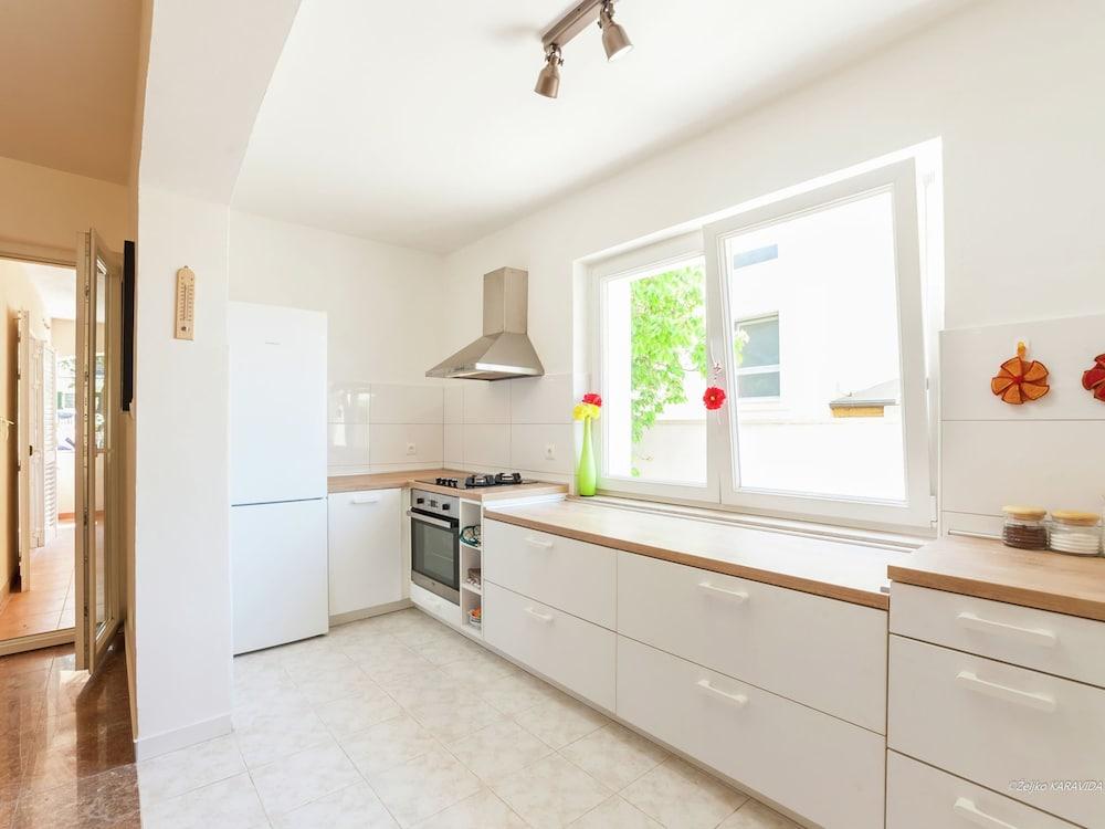 Cozy Coastal Retreat in Zadar