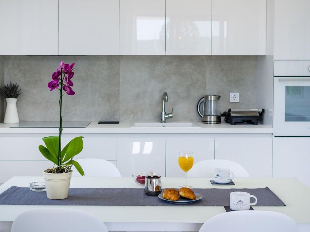 Modern Apartment With Great sea View Balcony, Shared Pool, Outside Kitchen