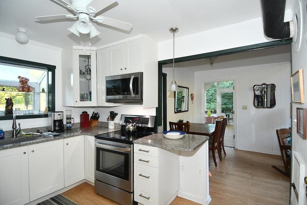 River Time Cabin -time Floats Away!