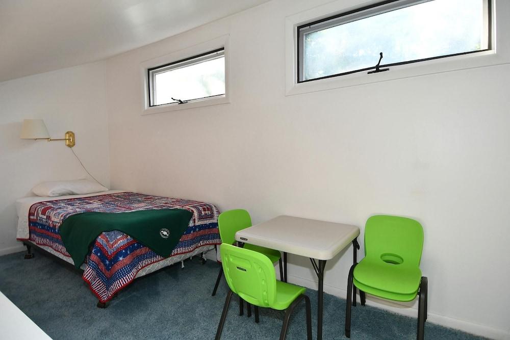 Serendipity - Large 5BR With a Hot Tub