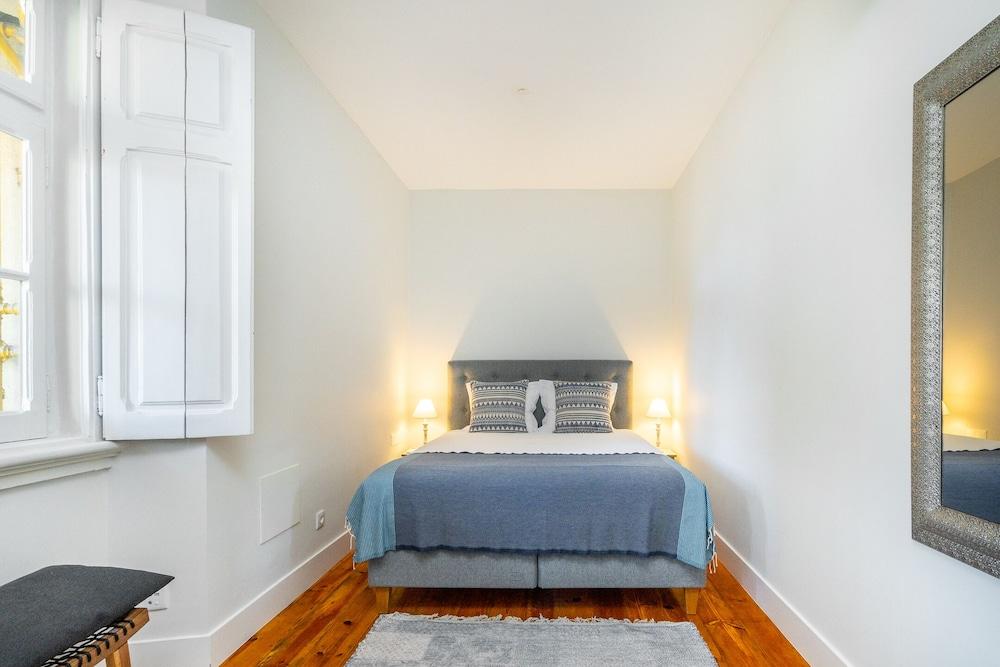 Luxurious Art Deco 3 BR