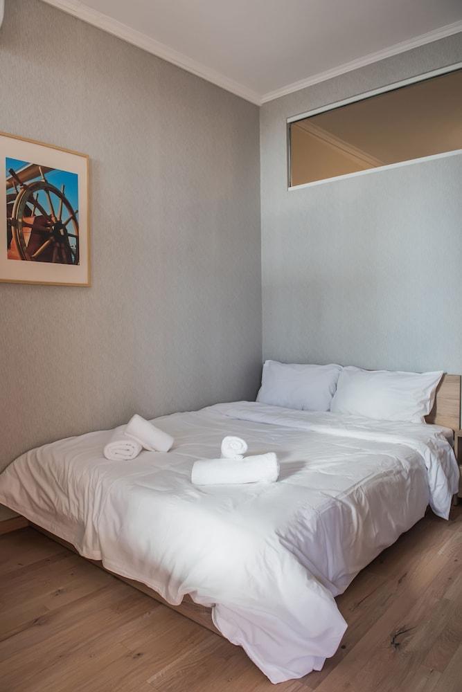 Morrison Apt by halu! Apartments