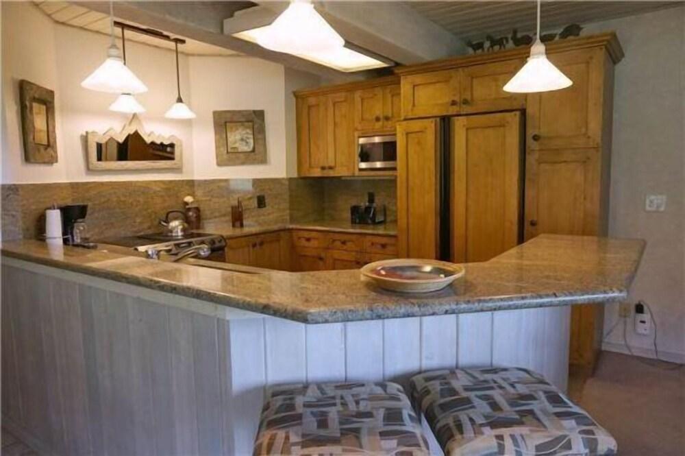 Snowmass_enclave_205