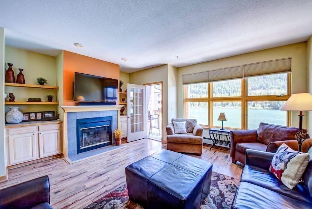 2 Bedroom Mountain Condo in Lakeside Village Near Keystone Lake with Complimentary Shuttle Service