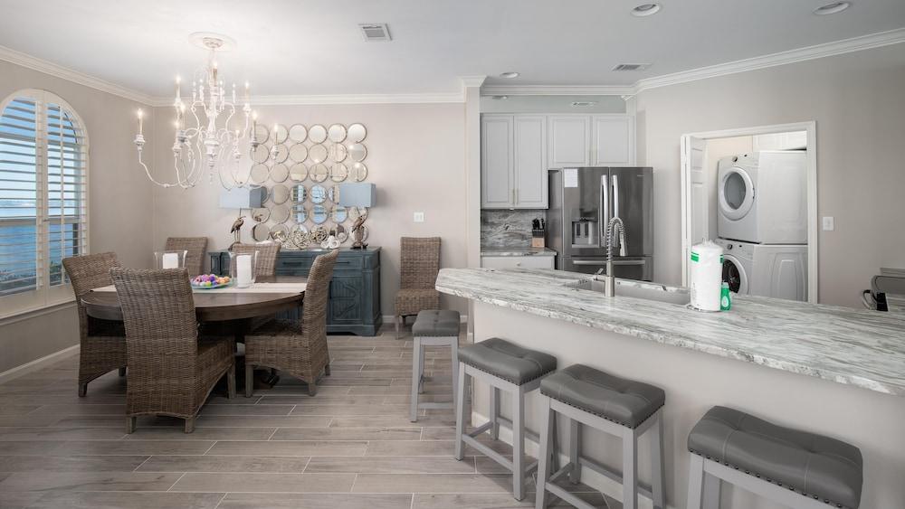 Northshore 961 G 3BR 3BA 10