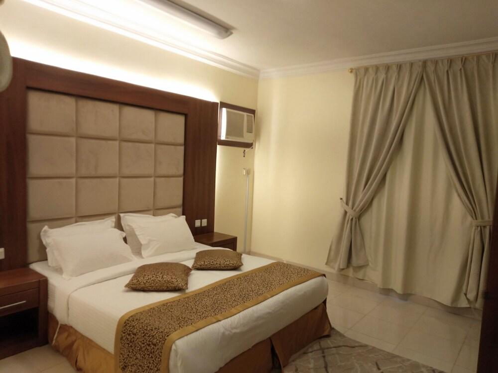 CAPITAL O512 Reef Al Madina