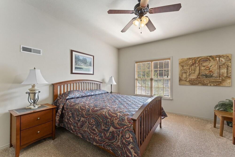 Ozark 3 Bedroom Villa by Redawning