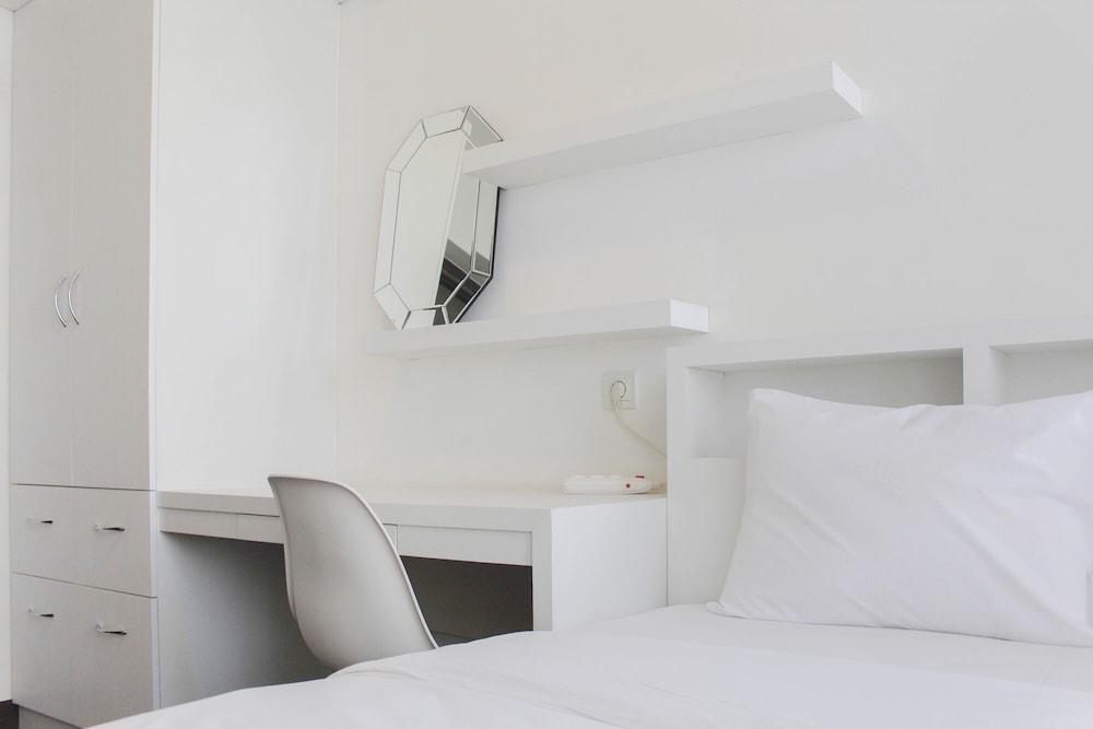 Comfortable 2BR Apartment at H Residence