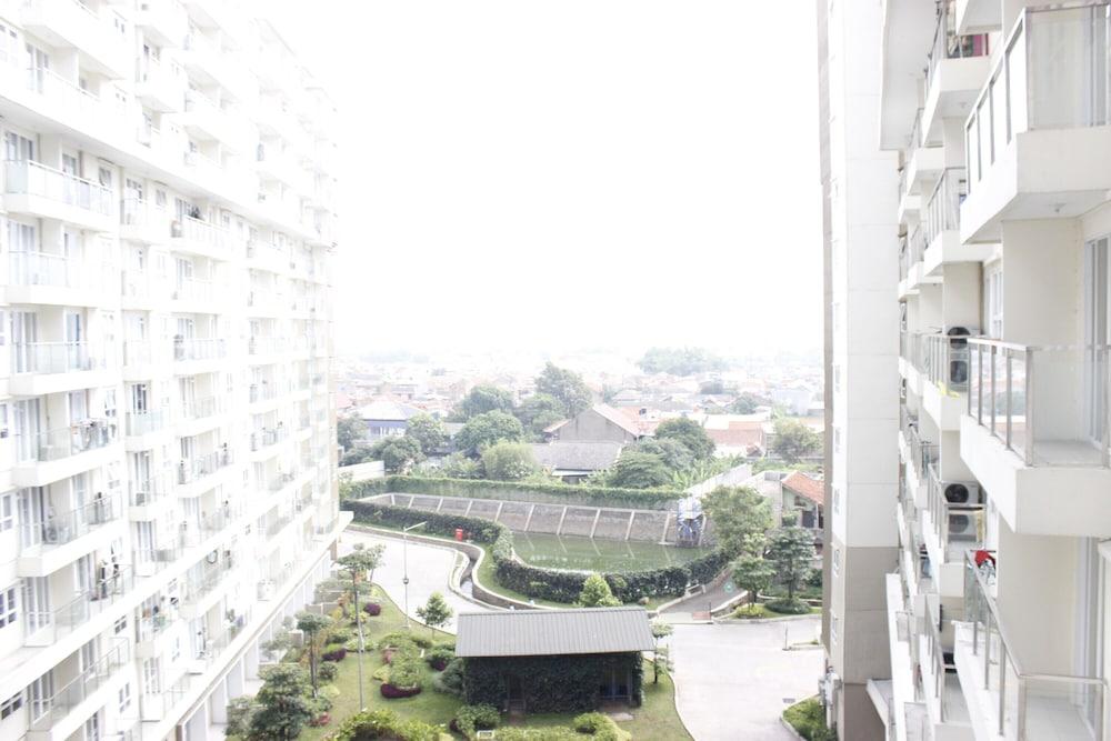 Modern & Comfy 2BR Apartment at Gateway Pasteur