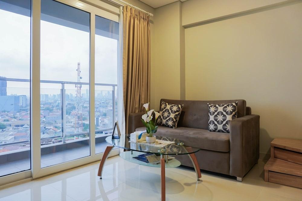 Modern 2BR Apartment at Maqna Residence