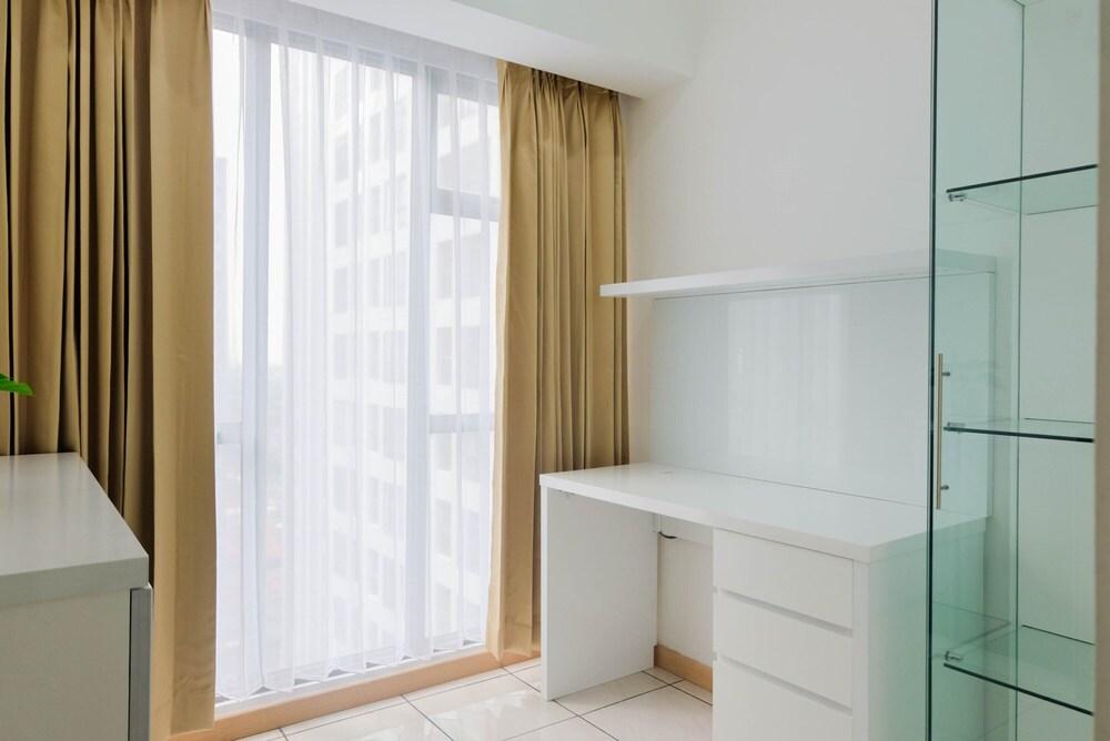 2BR Apartment with Study Room at M-Town Residence