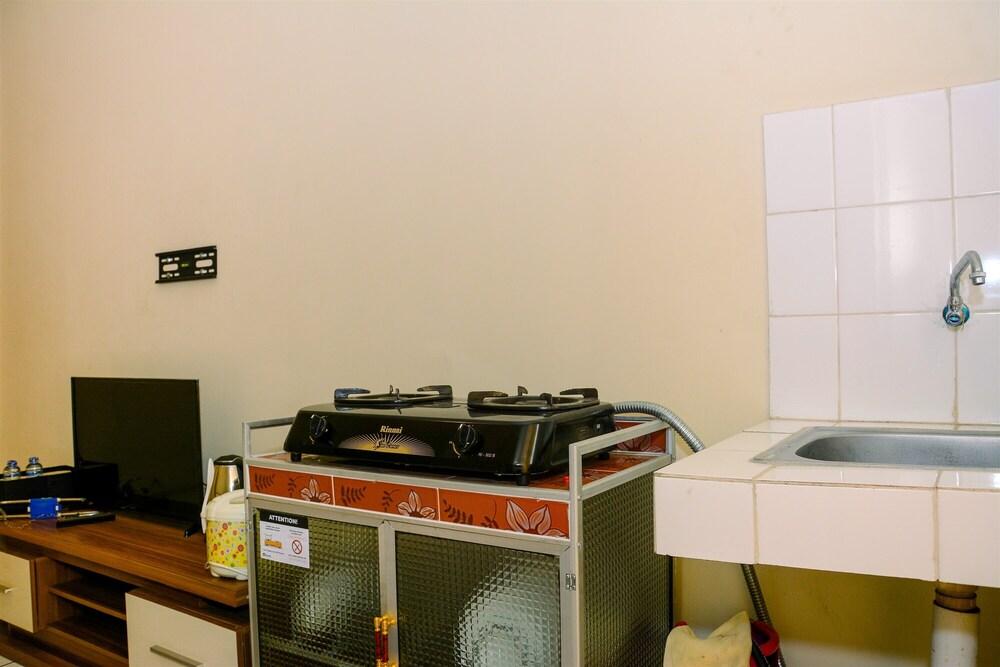 Compact Studio Room Kebagusan City Apartment