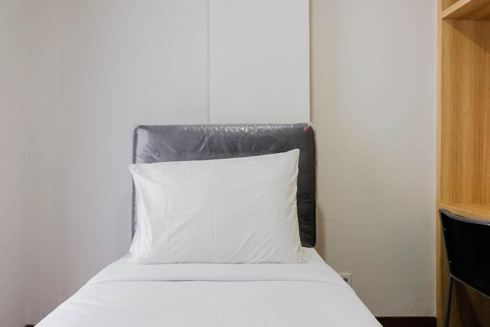 Pool View 3BR Apartment at Asatti BSD City