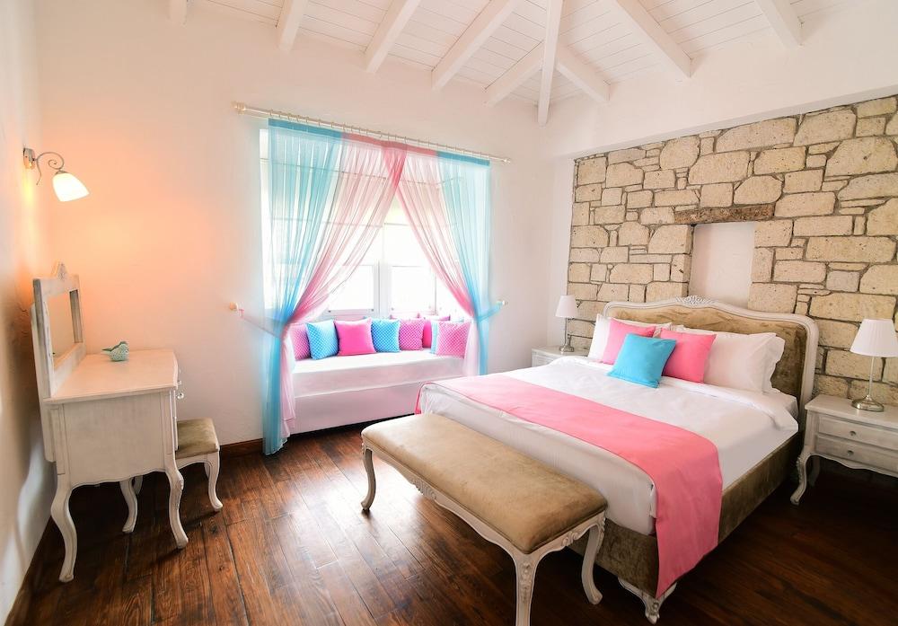 Zübeyde Hanım Alaçatı