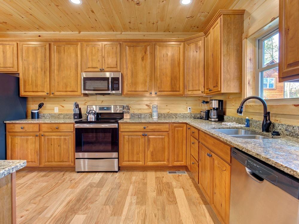 Gatlinburg Escape by Jackson Mountain Rentals