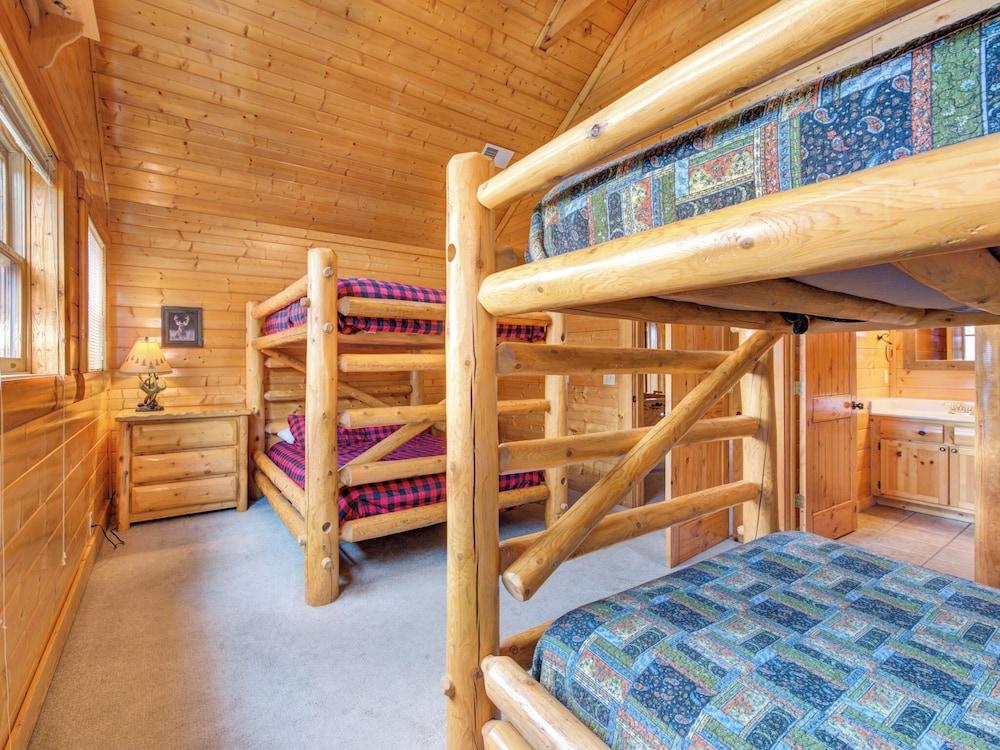 Moonlight Lodge by Jackson Mountain Rentals