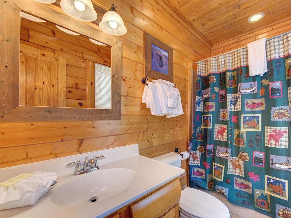 Moonlight Lodge by Jackson Mountain Rentals