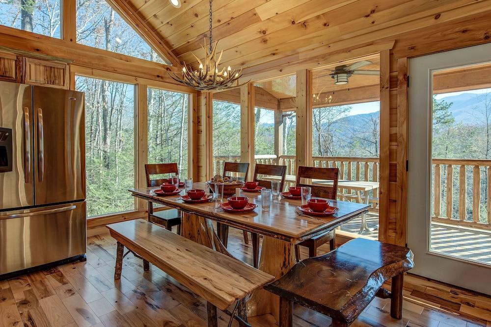 Rocky Top Lookout by Jackson Mountain Rentals