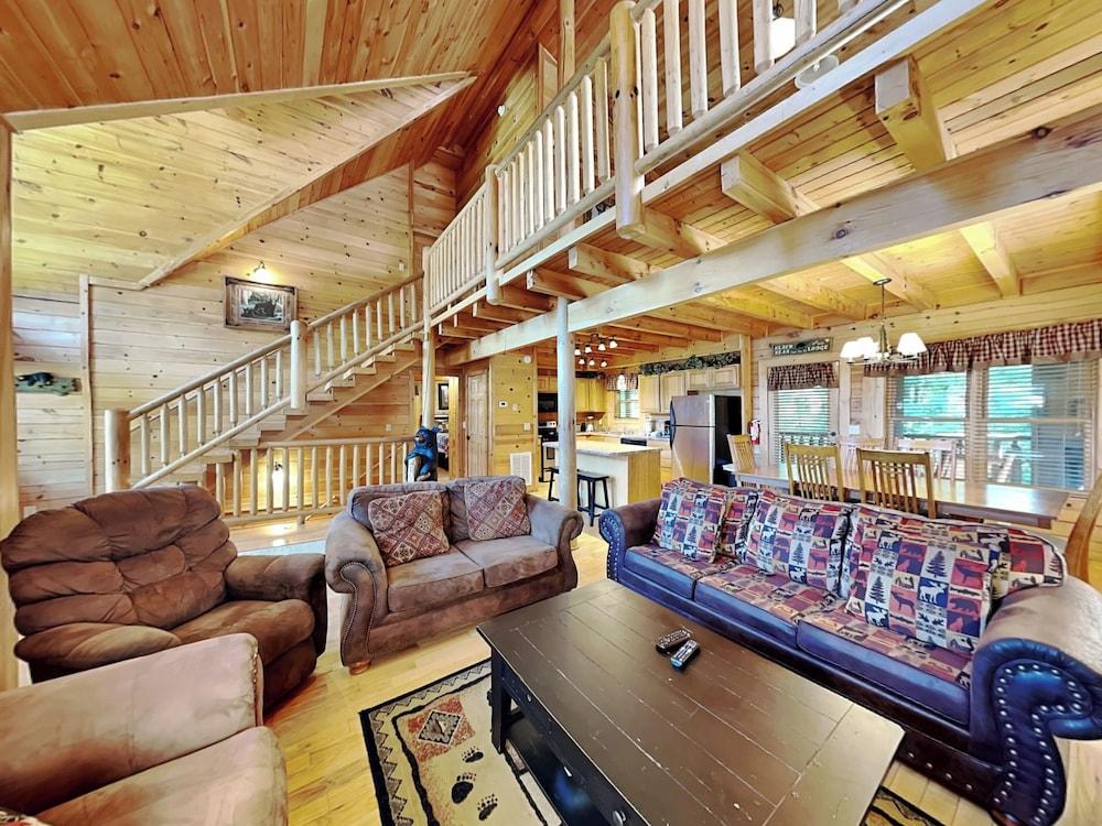 Peyton's Hideaway by Jackson Mountain Rentals