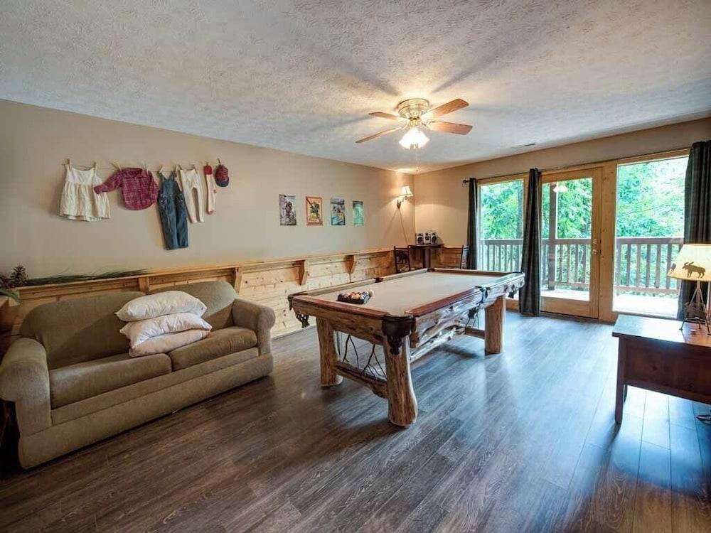 Running Bear by Jackson Mountain Rentals