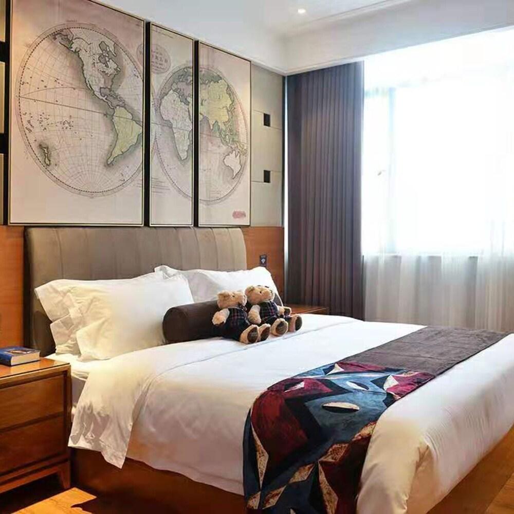 James Joyce Coffetel Dali Zhicheng