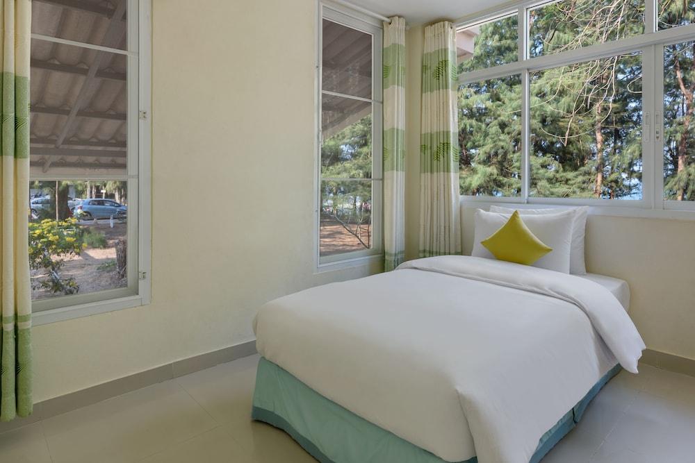 Seapine Beach Golf and Resort Hua Hin