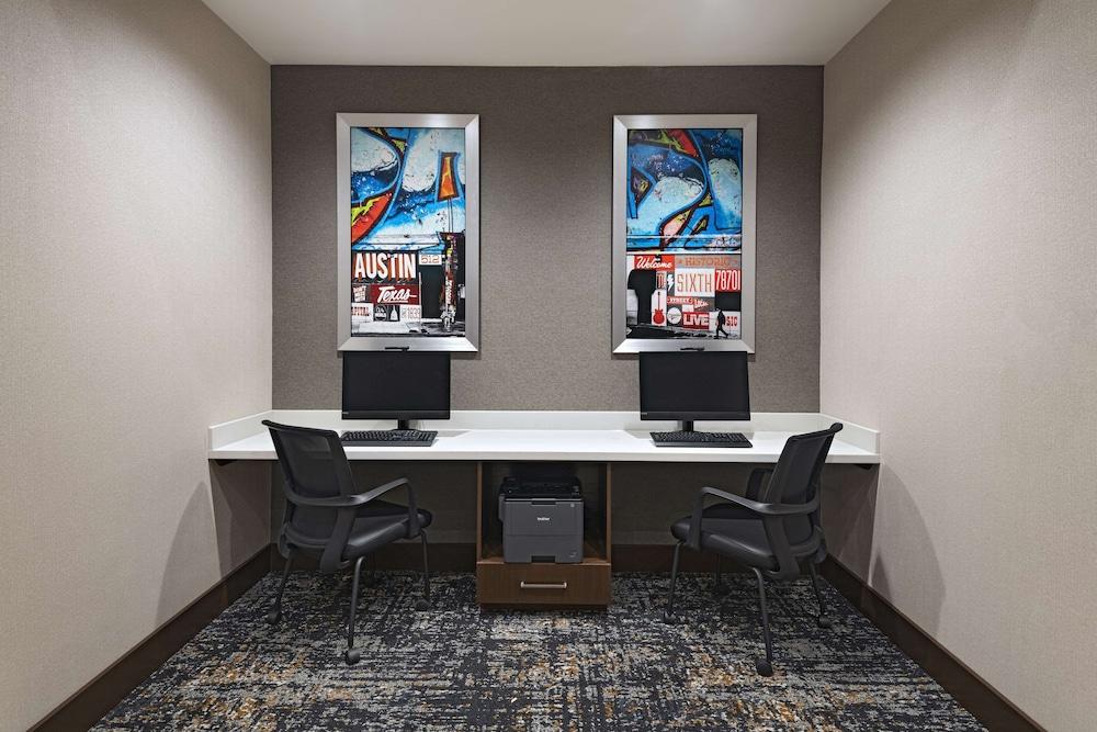 Hyatt Place Austin / Lake Travis / Four Points