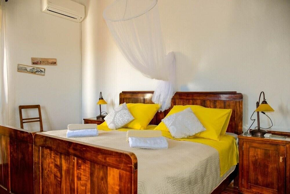 Rustic Villa Ena with pool