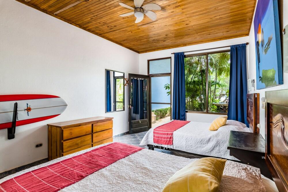 Witch's Rock Surf Camp Beachfront HOTEL