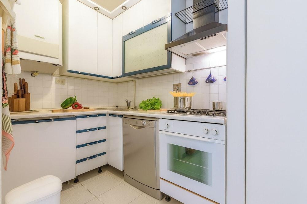 Mare 7 250m From Sea