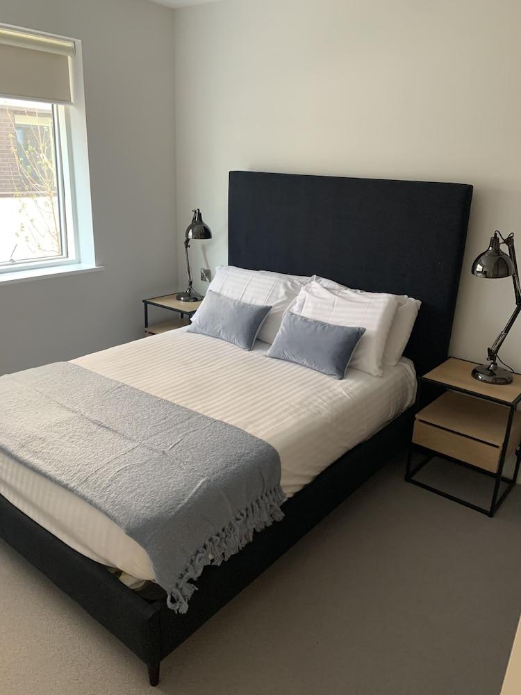 Charles Hope Apartments Heathrow North