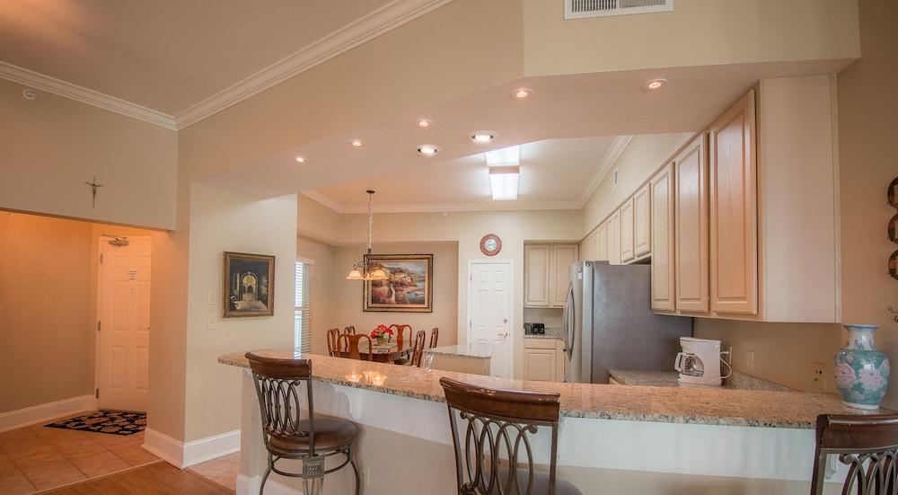 Legacy I 1306 Penthouse