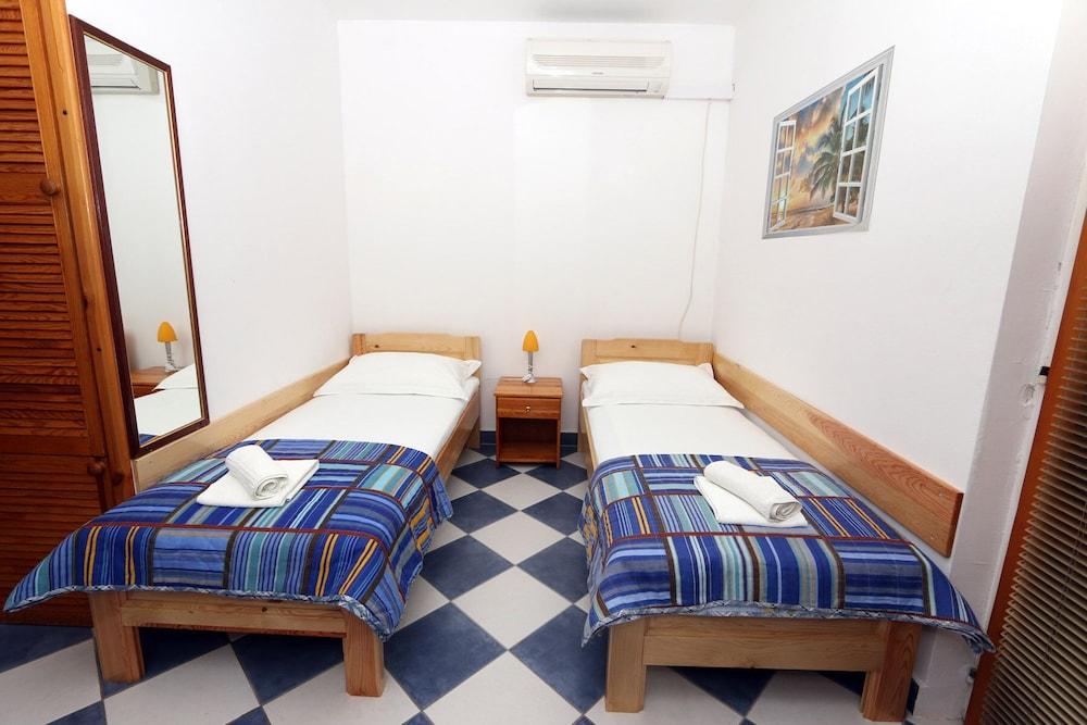 Pansion Ivan, Sućuraj