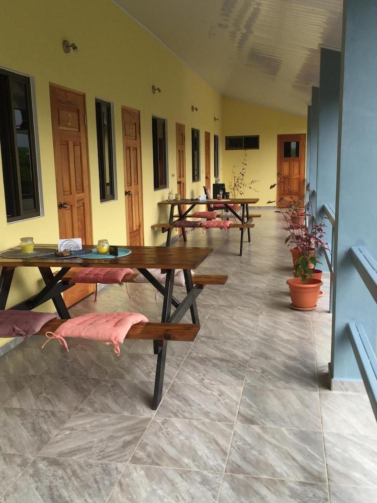 Hostal Casa Las Lajas - Hostel