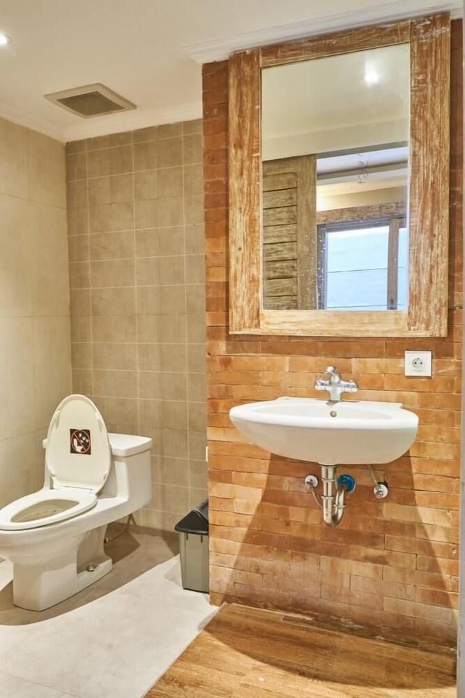 Jimbaran 5 Guesthouse