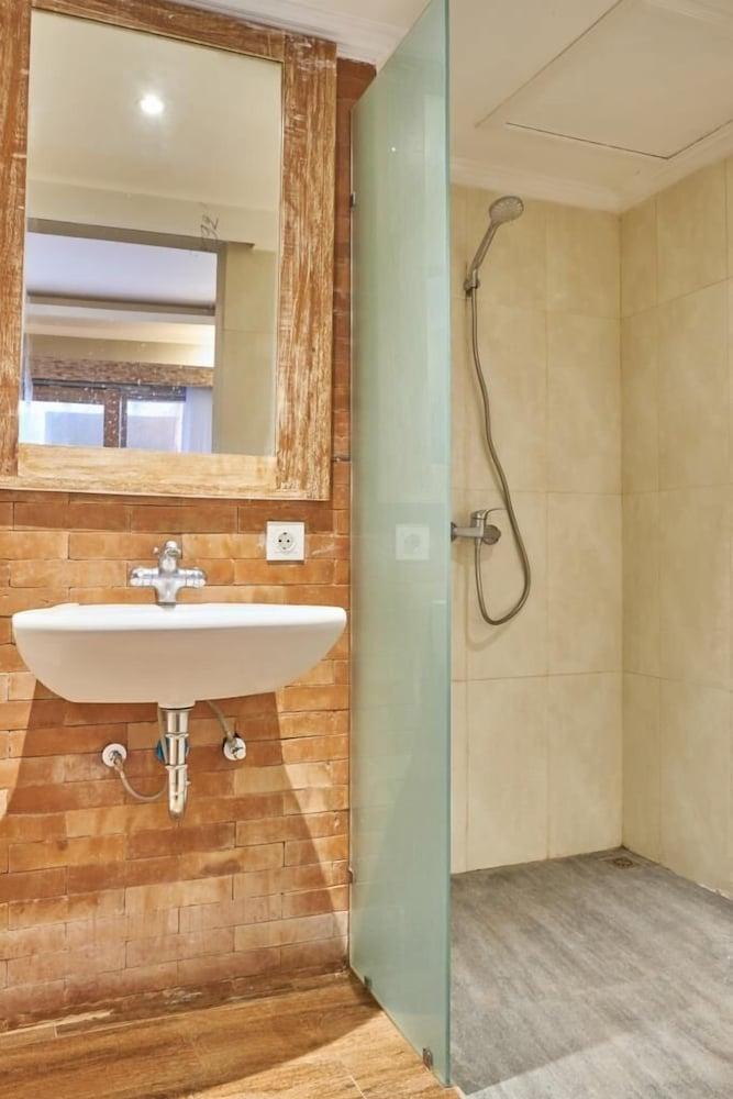 Jimbaran 5 Guesthouse