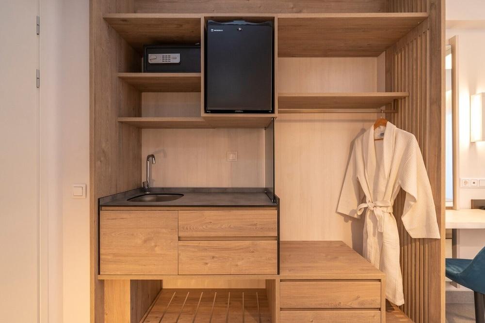 Mirablue Luxury Residences