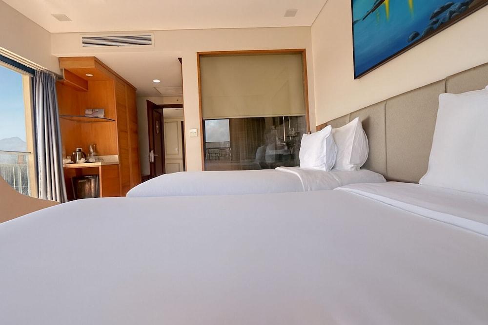 Marina Bay Con Dao Hotel