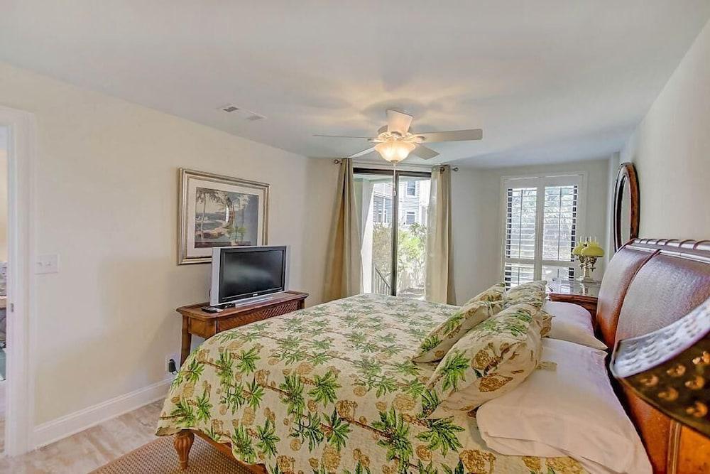 111 Summerhouse Villa