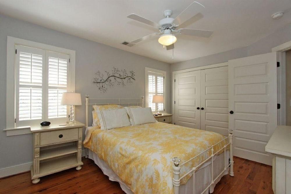 3008 Hartnett Boulevard