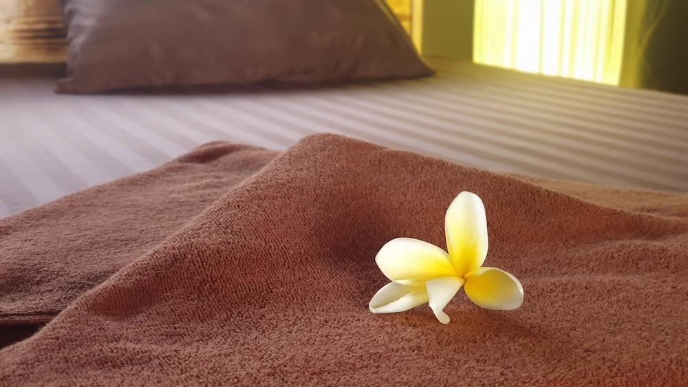 Moonshine Resort Chumphon