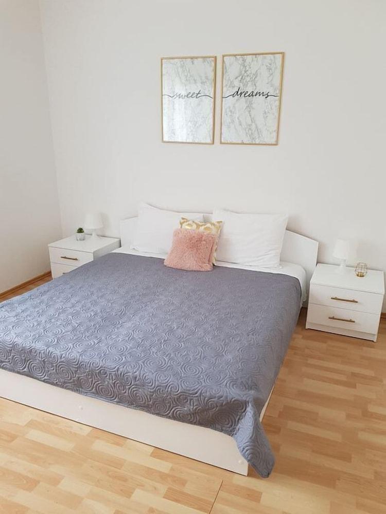 Nicely decorated apartment Neda